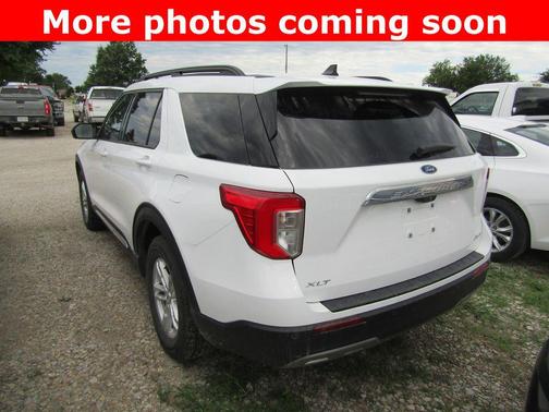 Oxford White 2023 Ford Explorer XLT
