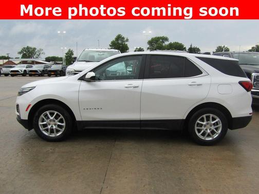 Iridescent Pearl Tricoat 2024 Chevrolet Equinox 1LT