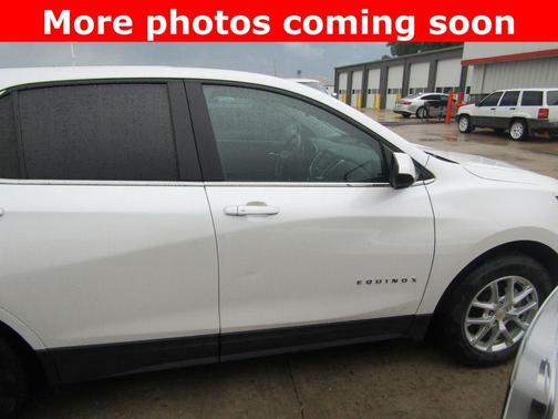 Iridescent Pearl Tricoat 2024 Chevrolet Equinox 1LT