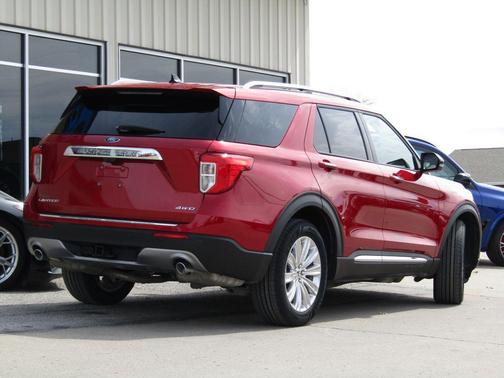 Rapid Red Metallic Tinted Clearcoat 2024 Ford Explorer Limited