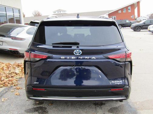 2023 Toyota Sienna Platinum 7 Passenger