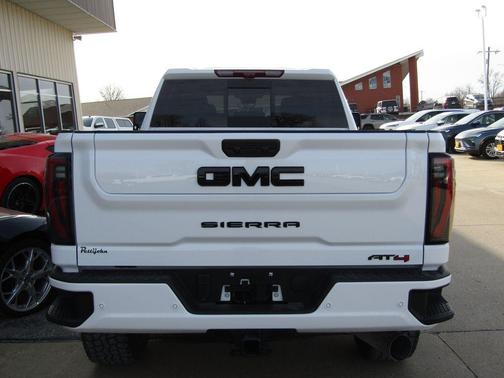 2025 GMC Sierra 2500 AT4