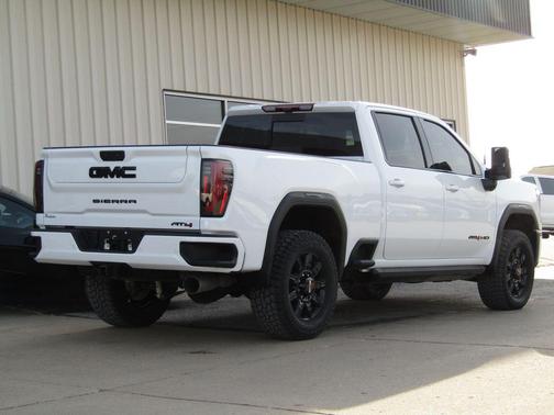 2025 GMC Sierra 2500 AT4