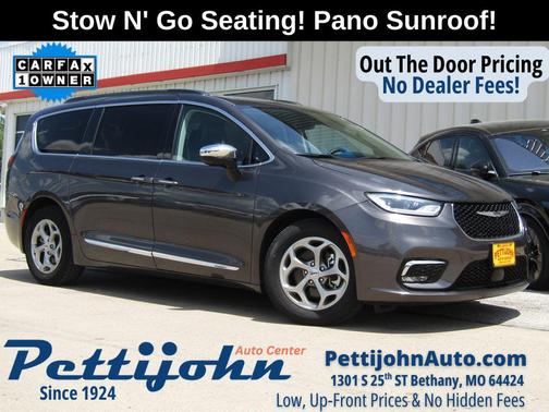 Granite Crystal Metallic Clearcoat 2023 Chrysler Pacifica Limited