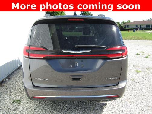 Granite Crystal Metallic Clearcoat 2023 Chrysler Pacifica Limited