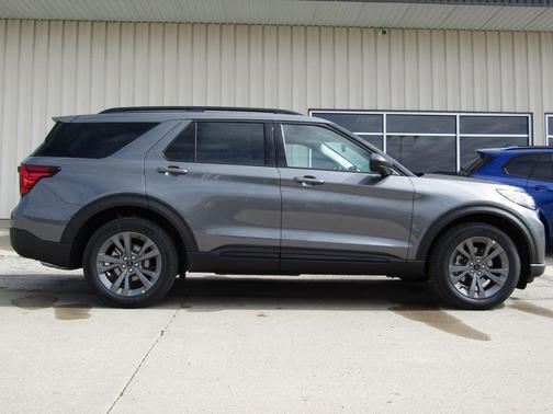 Carbonized Gray Metallic 2026 Ford Explorer Active w/200A Pkg