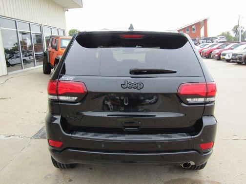 2022 Jeep Grand Cherokee Laredo