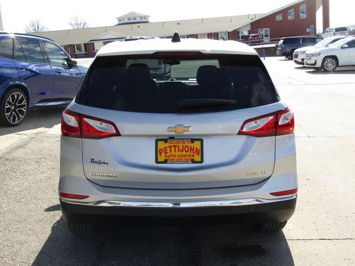 Silver Ice Metallic 2021 Chevrolet Equinox 1LT