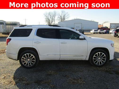 2023 GMC Acadia Denali