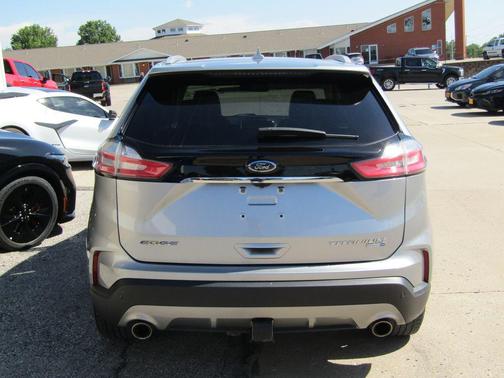 Iconic Silver Metallic 2020 Ford Edge Titanium