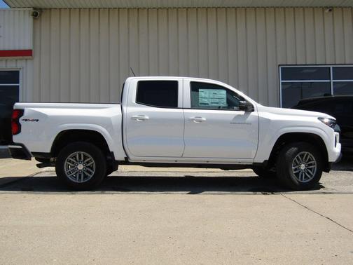 Summit White 2026 Chevrolet Colorado LT