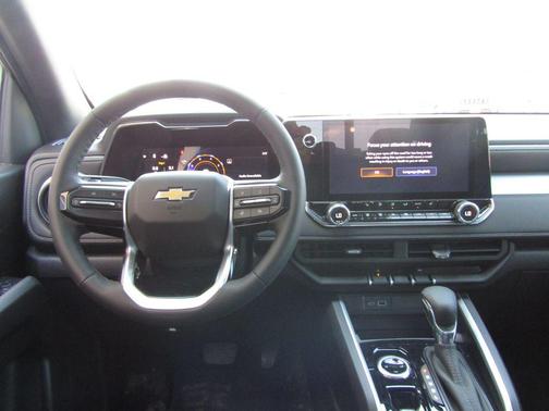 Summit White 2026 Chevrolet Colorado LT