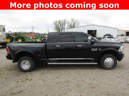 Brilliant Black Crystal Pearlcoat 2017 RAM 3500 Limited Mega Cab 4x4 6'4' Box
