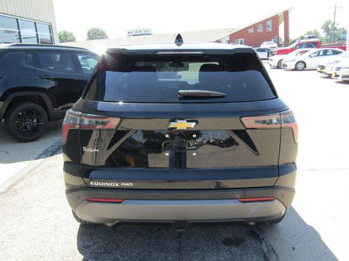 Mosaic Black Metallic 2026 Chevrolet Equinox 1LT