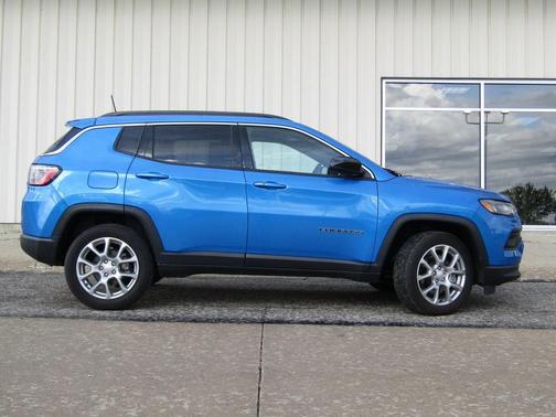 2024 Jeep Compass Latitude Lux