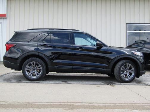 Black Metallic 2026 Ford Explorer Active