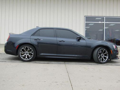 2018 Chrysler 300 S