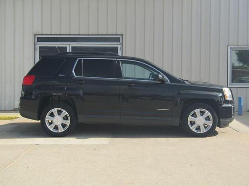 Ebony Twilight Metallic 2017 GMC Terrain SLE-2