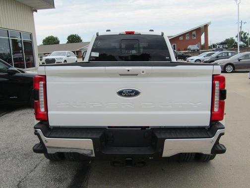 Star White Metallic Tri-Coat 2026 Ford F-350 Lariat
