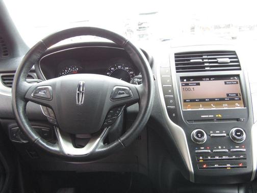 Infinite Black Metallic 2019 Lincoln MKC Standard