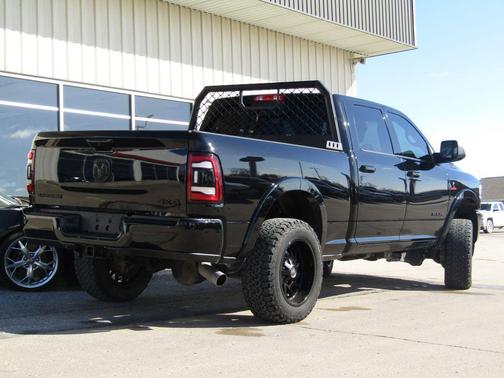 2020 RAM 3500 Laramie Crew Cab 4x4 6'4' Box