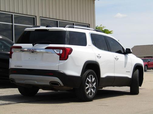 Summit White 2023 GMC Acadia FWD SLT