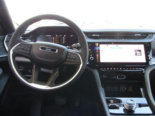 Bright White Clearcoat 2026 Jeep Grand Cherokee L Altitude