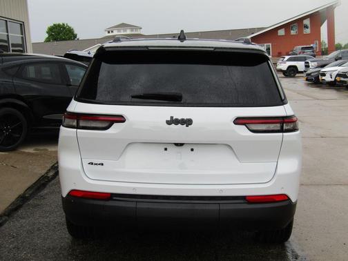 Bright White Clearcoat 2024 Jeep Grand Cherokee L Altitude