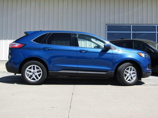 Atlas Blue Metallic 2024 Ford Edge SEL