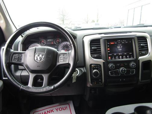 Bright White Clearcoat 2017 RAM 1500 SLT