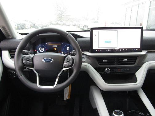 Agate Black Metallic 2026 Ford Explorer Platinum