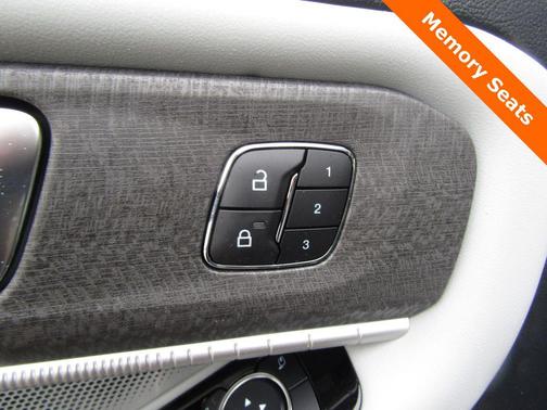 Agate Black Metallic 2026 Ford Explorer Platinum