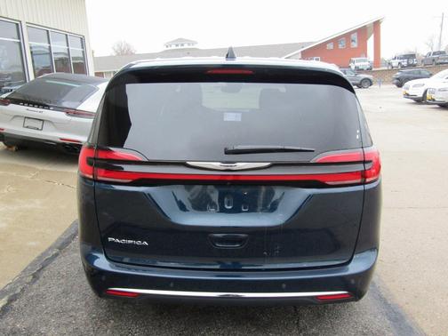 2025 Chrysler Pacifica L