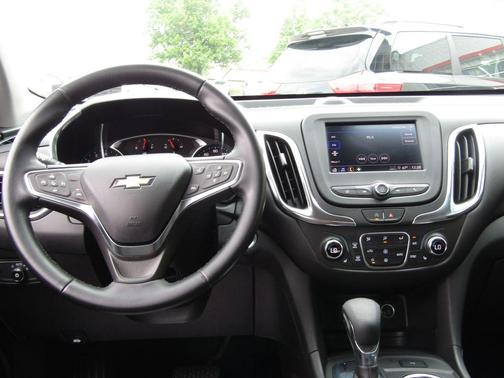 Sterling Gray Metallic 2024 Chevrolet Equinox 1LT
