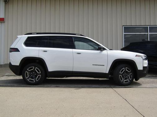 Bright White Clearcoat 2026 Jeep Cherokee Limited