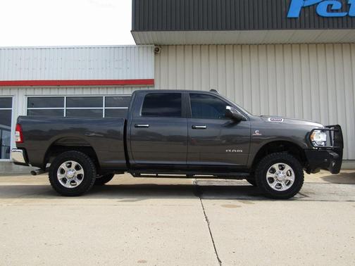 2019 RAM 2500 Big Horn Crew Cab 4x4 6'4' Box