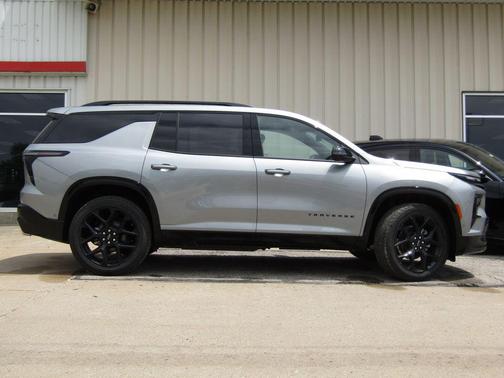 Sterling Gray Metallic 2026 Chevrolet Traverse RS