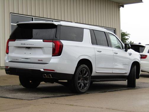 Glacier White Tricoat 2026 GMC Yukon XL Denali