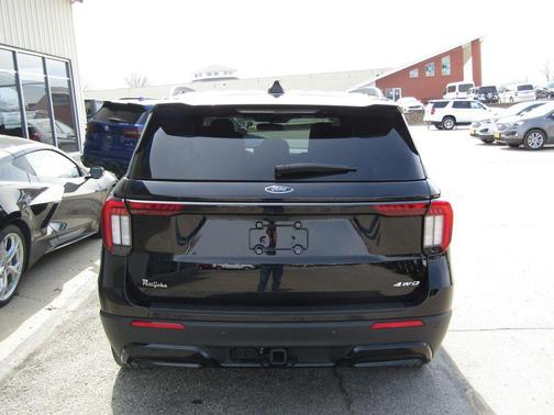 Black Metallic 2025 Ford Explorer ST-Line