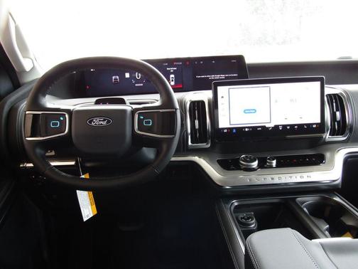 Agate Black Metallic 2027 Ford Expedition Platinum