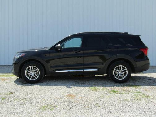 Agate Black Metallic 2025 Ford Explorer Active
