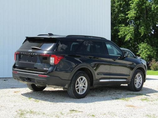 Agate Black Metallic 2025 Ford Explorer Active