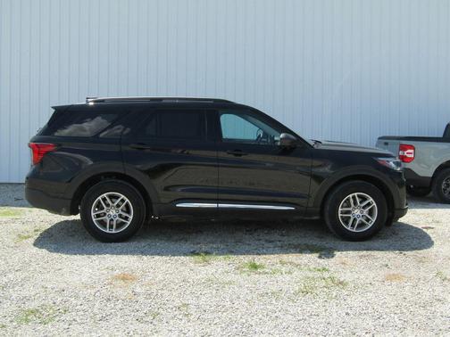 Agate Black Metallic 2025 Ford Explorer Active