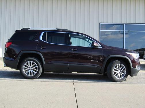 2017 GMC Acadia SLE-2