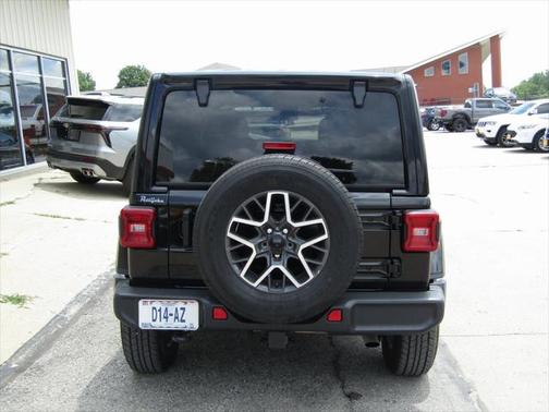 2024 Jeep Wrangler 4-Door Sahara 4x4