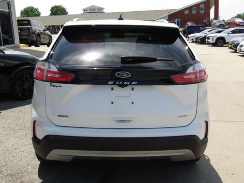 Star White Metallic Tri-Coat 2024 Ford Edge SEL