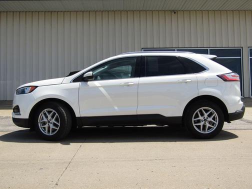 Star White Metallic Tri-Coat 2024 Ford Edge SEL