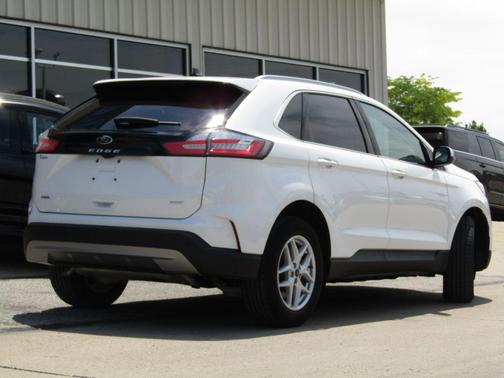 Star White Metallic Tri-Coat 2024 Ford Edge SEL