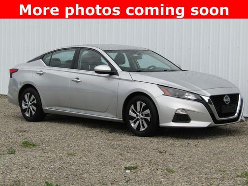 Brilliant Silver Metallic 2022 Nissan Altima S FWD