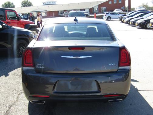 Granite Crystal Metallic Clearcoat 2019 Chrysler 300 S
